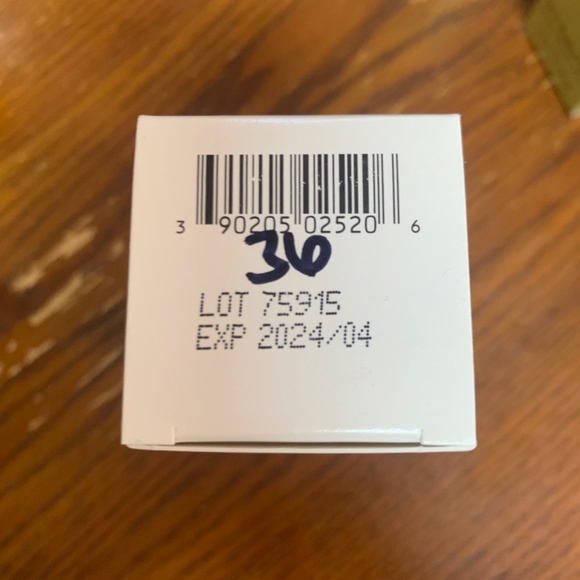 Elta MD TINTED UV Clear - Picture 2 of 2